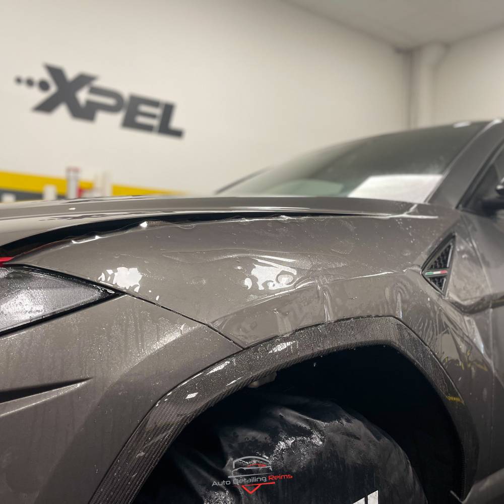 Une Lamborghini Urus protégée intégralement par un film Xpel