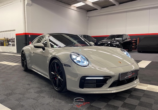 Traitement céramique voiture sur Porsche 992 Carrera 4S