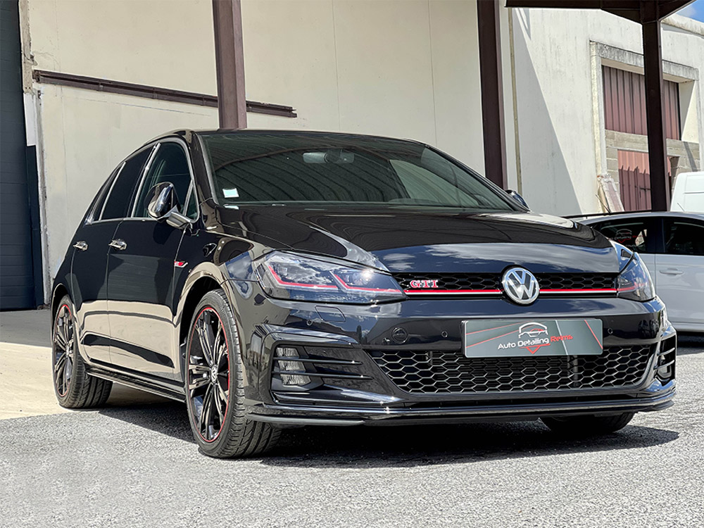 Detailing et traitement céramique voiture sur Golf VII GTI