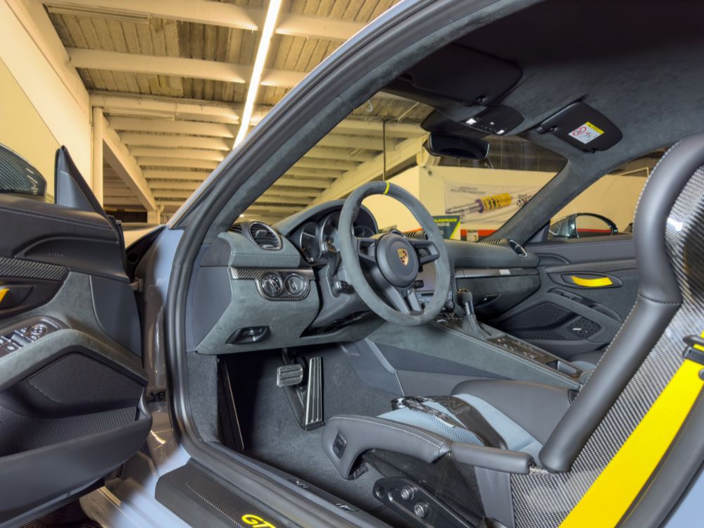 9 étapes pour un nettoyage intérieur efficace de votre voiture