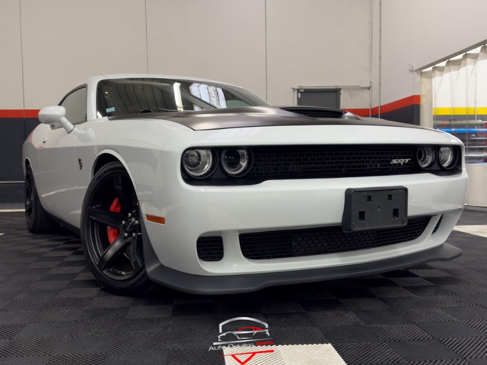Covering et protection céramique pour une magnifique DODGE Challenger Hellcat