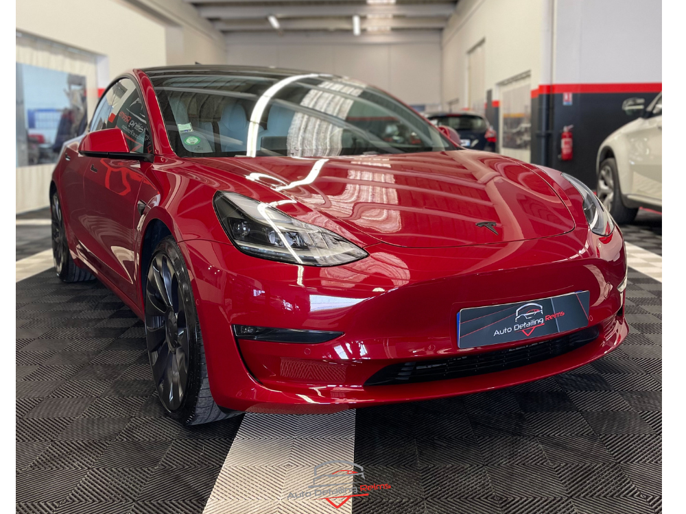 Protection d'une Tesla Model 3 par le nouveau film PPF Xpel Ultimate Fusion et traitement céramique Gtechniq